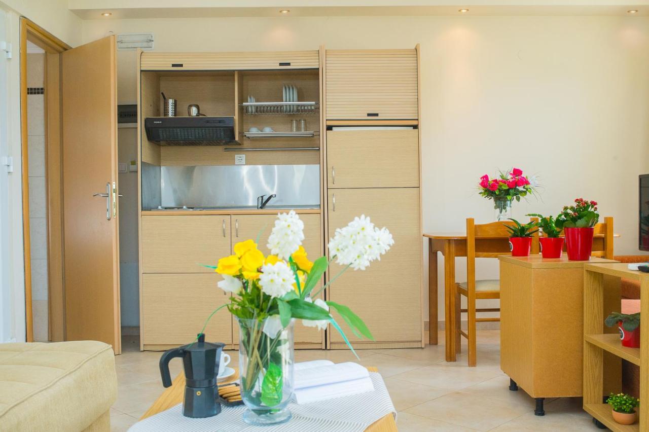 Monopetro Apartment เมตามอร์โฟซี ภายนอก รูปภาพ